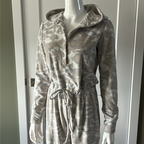 Aero Plush Camo Onesie - Picture 4 of 17